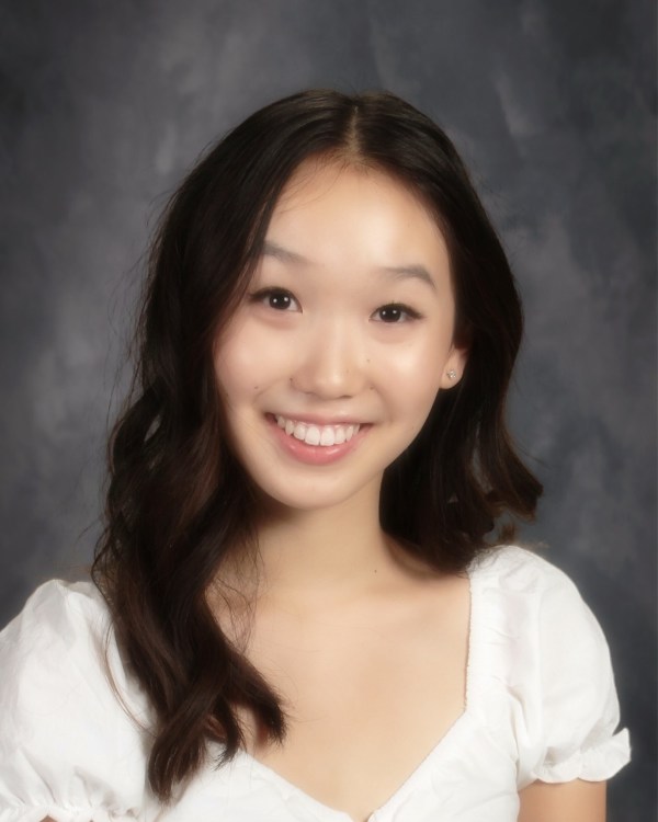 Nicole (Nic) Lee